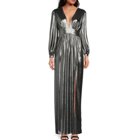 Gianni Bini Zella Metallic Plunging Long Sleeve Gown Slit Silver Formal US 6 NWT - Picture 1 of 15